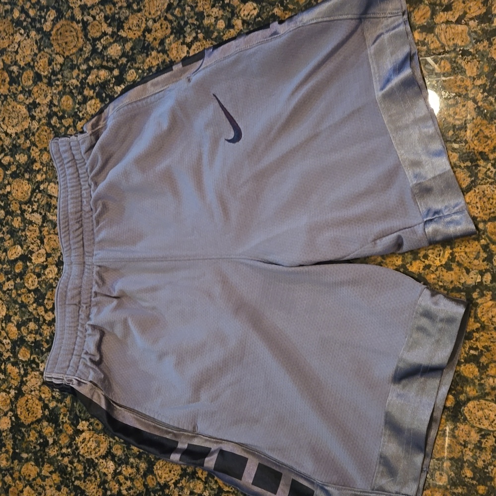 Nike shorts kids L